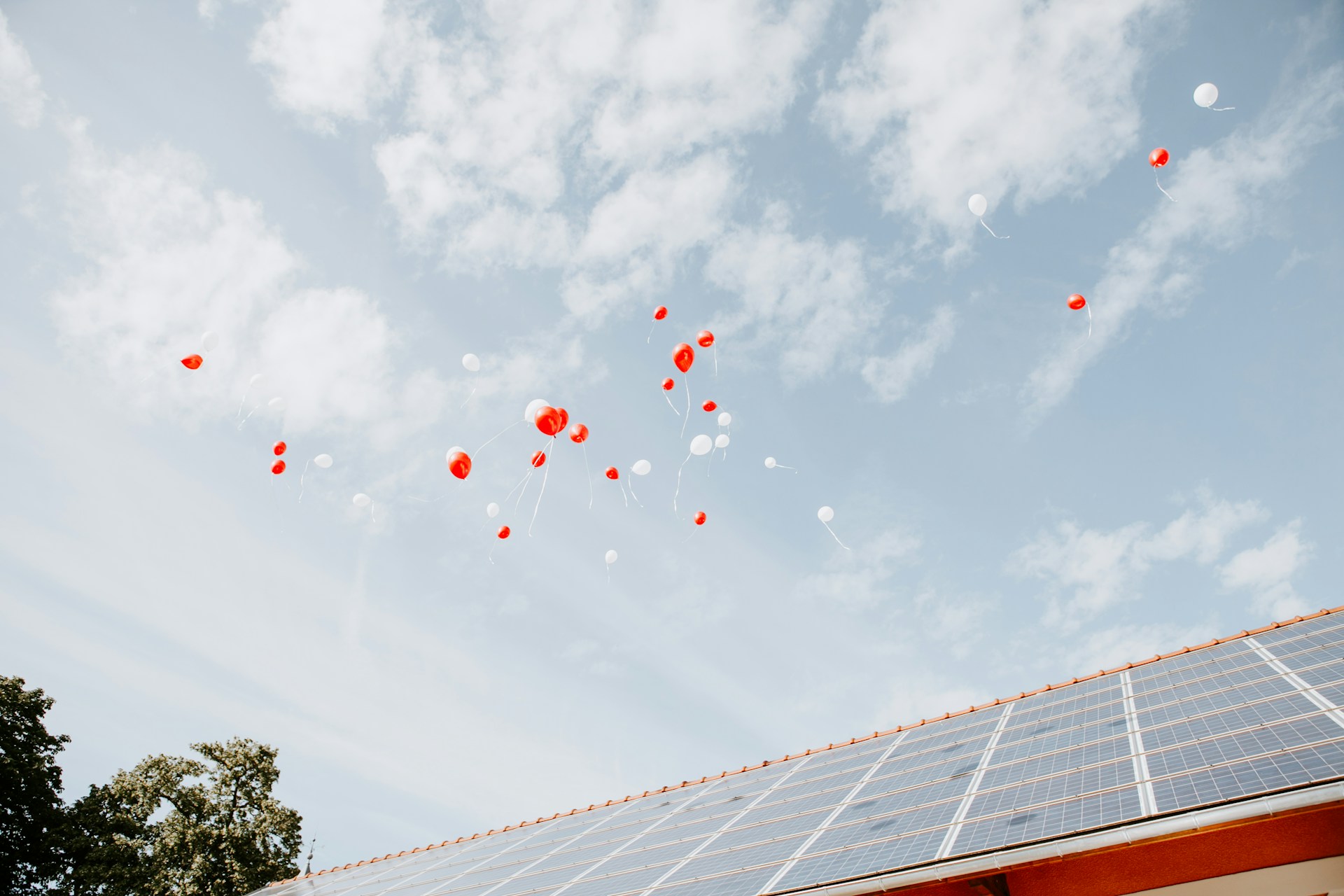 Should You Buy Solar Now or Wait? 2025 Tax Credit Analysis